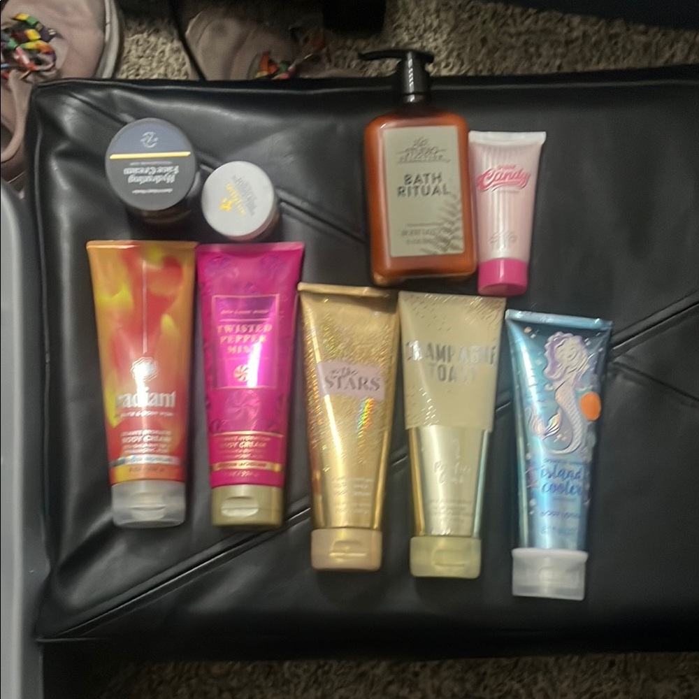 Bath & Body Works Pink and Gold Body Wash